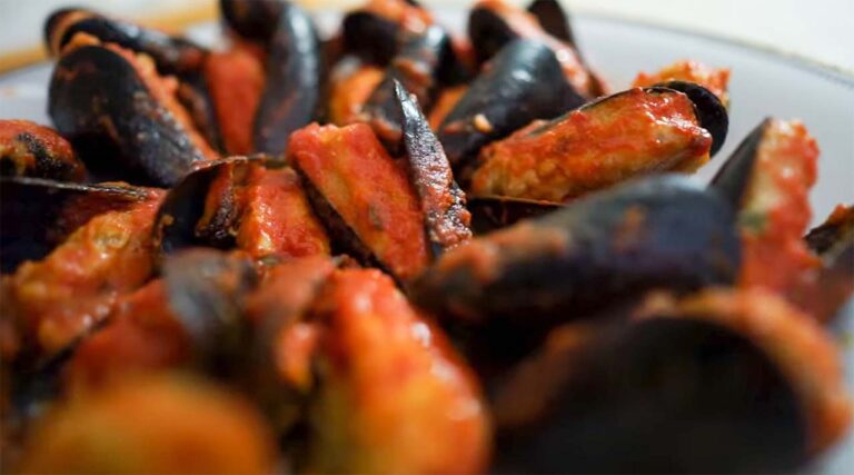 In Puglia le cozze le facciamo ripiene al sugo