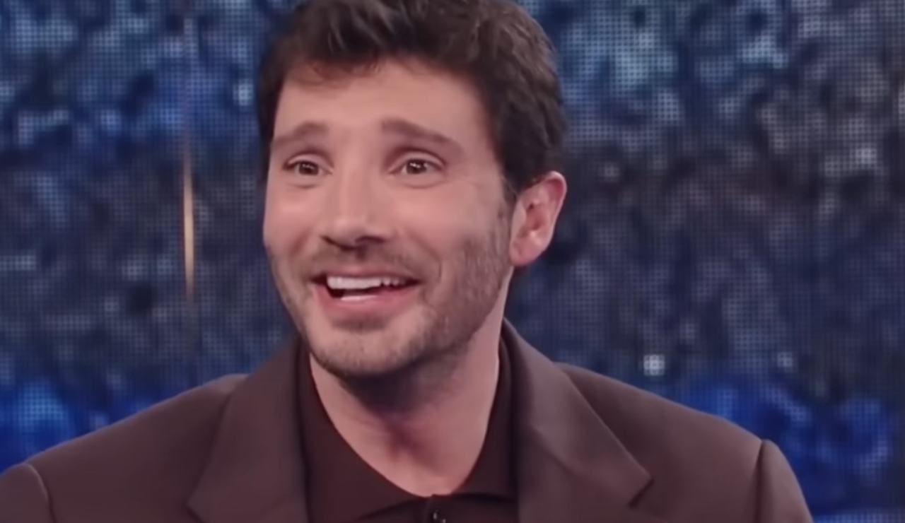 Stefano De Martino sorridente