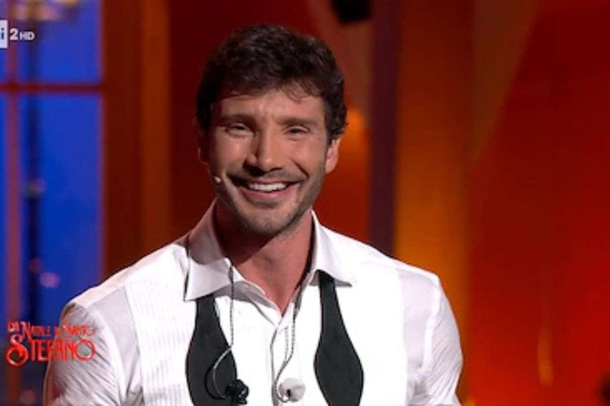 stefano de martino dopo la rai decde di togliere i tatuaggi