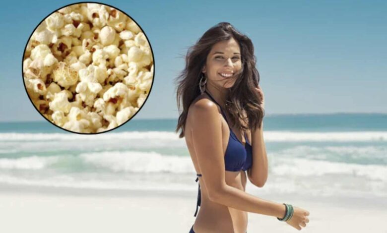 Situata nella zona settentrionale dell’isola, vicino alla città di Corralejo, Popcorn Beach (conosciuta anche come Playa del Bajo de la Burra)