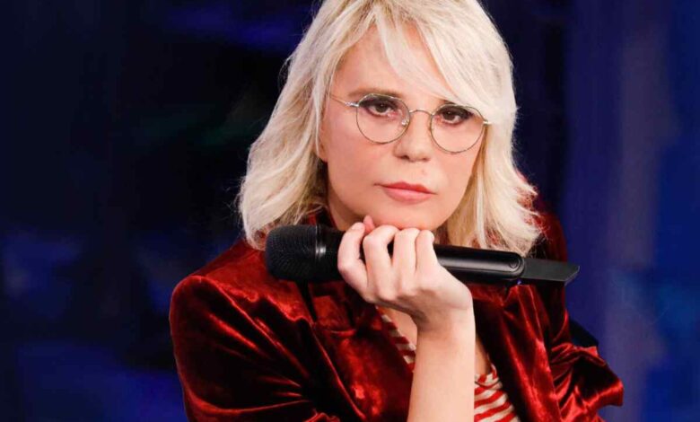 Uomini e Donne parte con il botto: Maria De Filippi svela il segreto i dettagli
